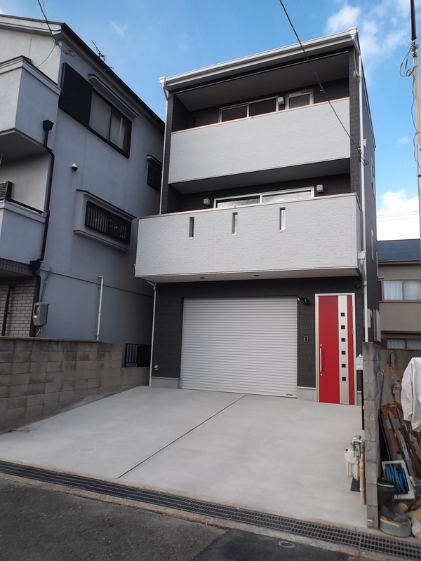 京都の向日市でガレージハウス新築工事完成サムネイル