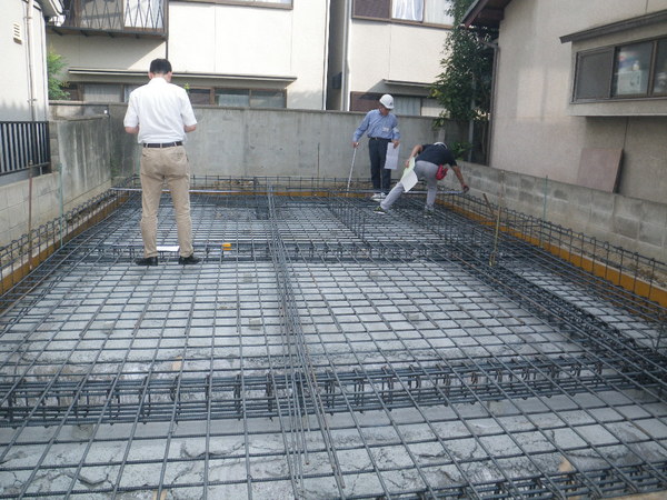京都の向日市でガレージハウス新築工事の基礎着工サムネイル